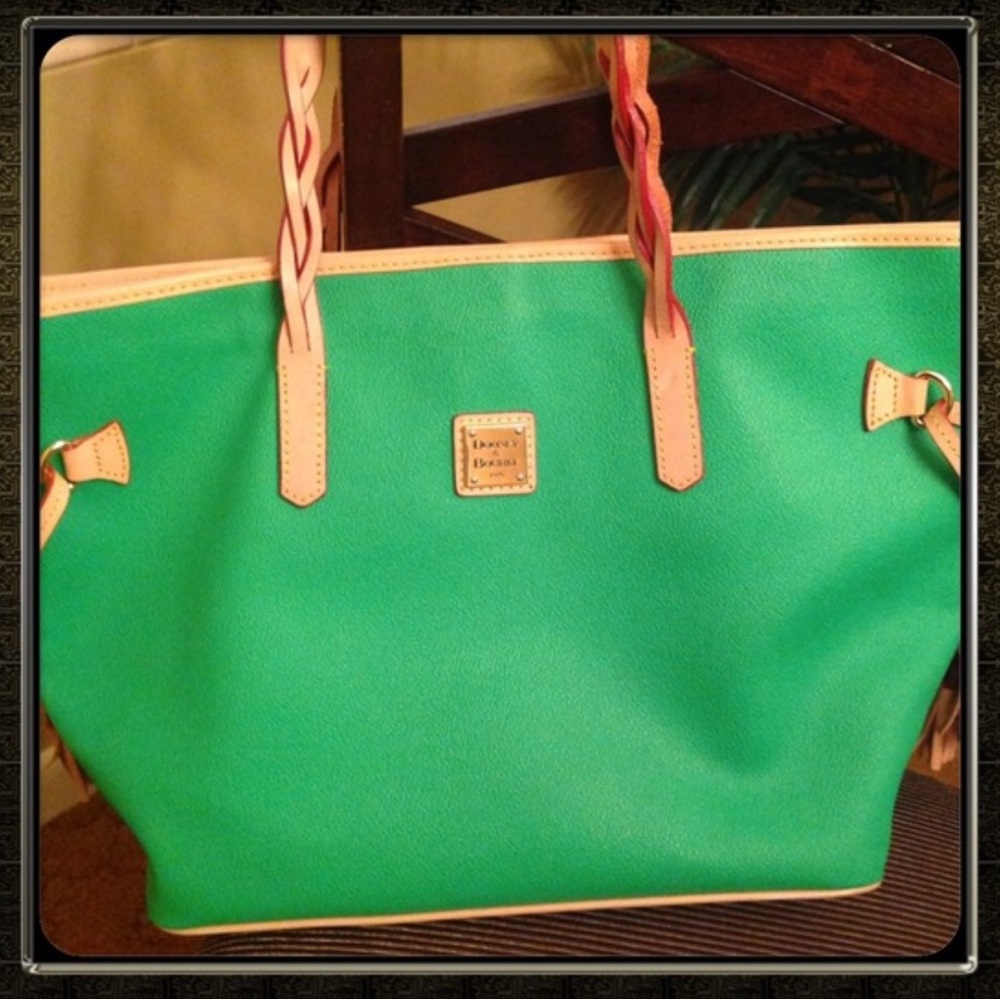 Nice bag. I love this one i just don’t use more.